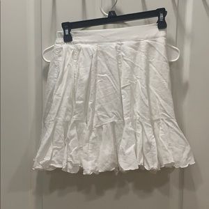 STORETS white ruffled mini skort
